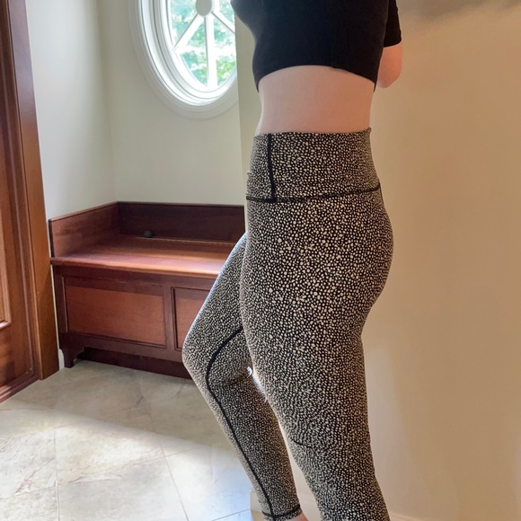 Varley Leopard Cheetah Animal Print - Luna Legging - High Rise 7/8 - Size Small - Picture 4 of 8